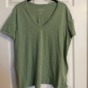 Universal Thread Green V-Neck T-Shirt